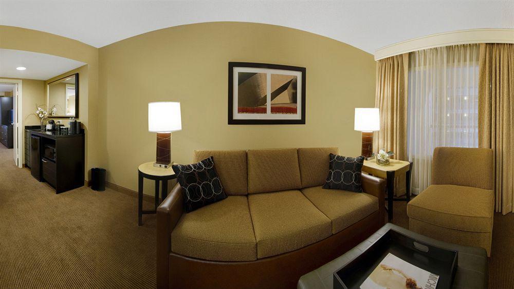 Embassy - Downtown River North Hotel 3*