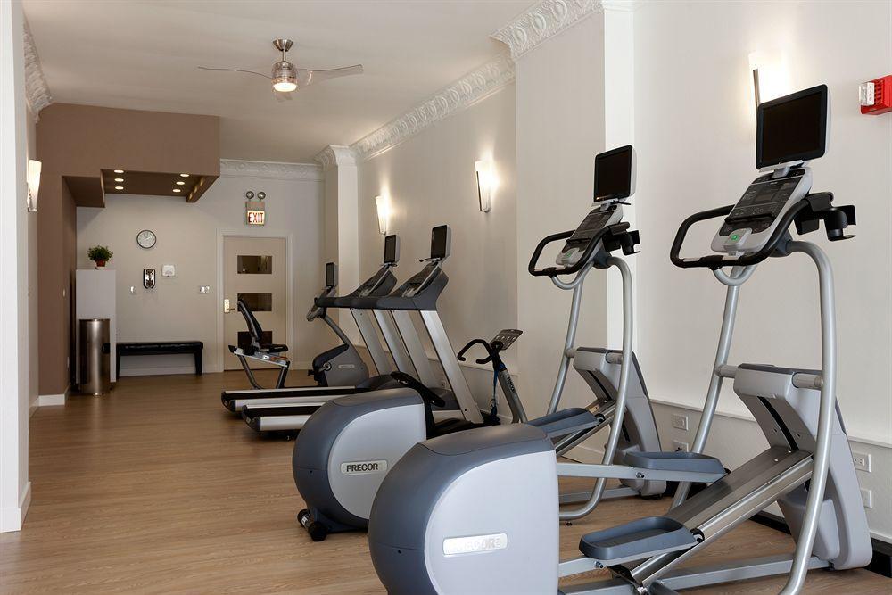 Versey Lincoln Park Hotel 3*