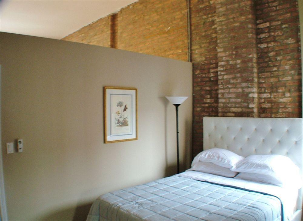 Wicker Park Bathhouse Apartment Chicago