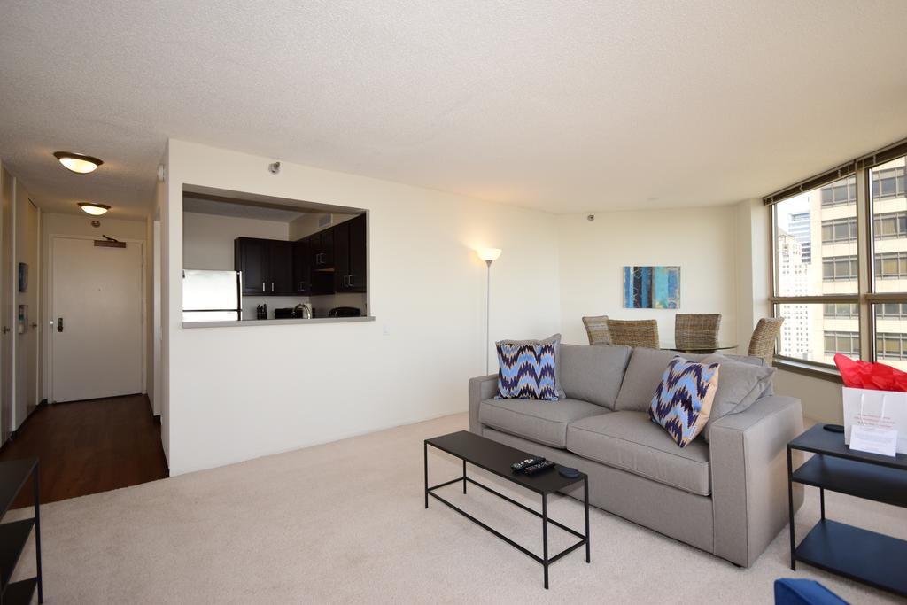 Modern West Loop Apartments *