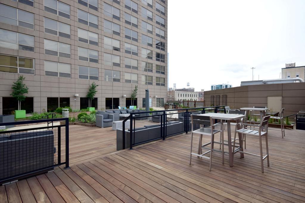 Modern West Loop Apartments *