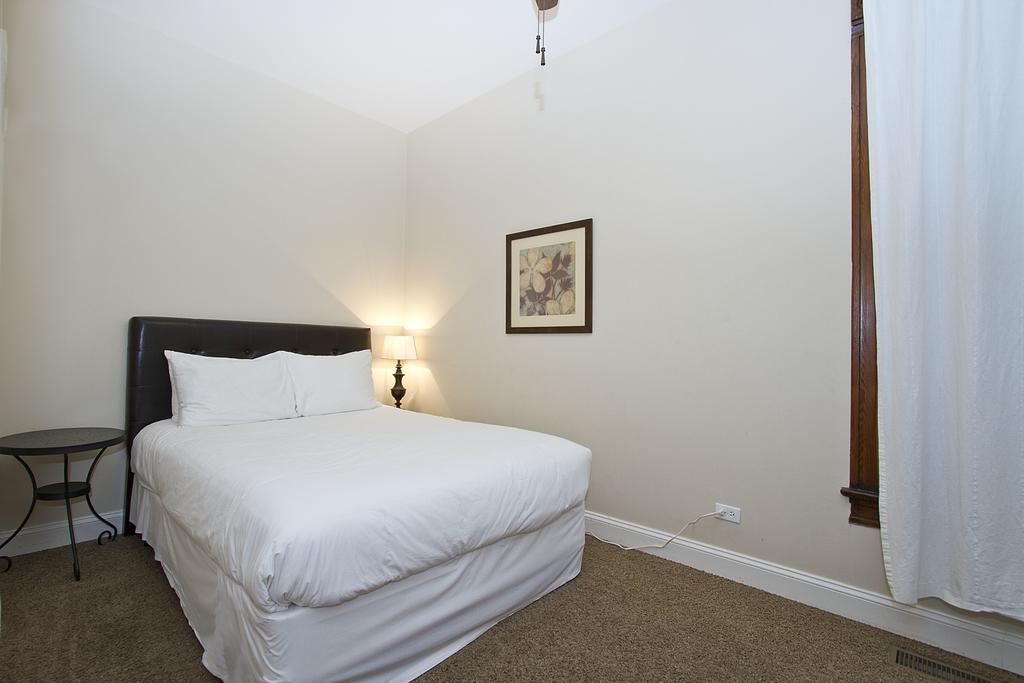 Apartment Three-bedroom On N Seminary Avenue Apt 1 *