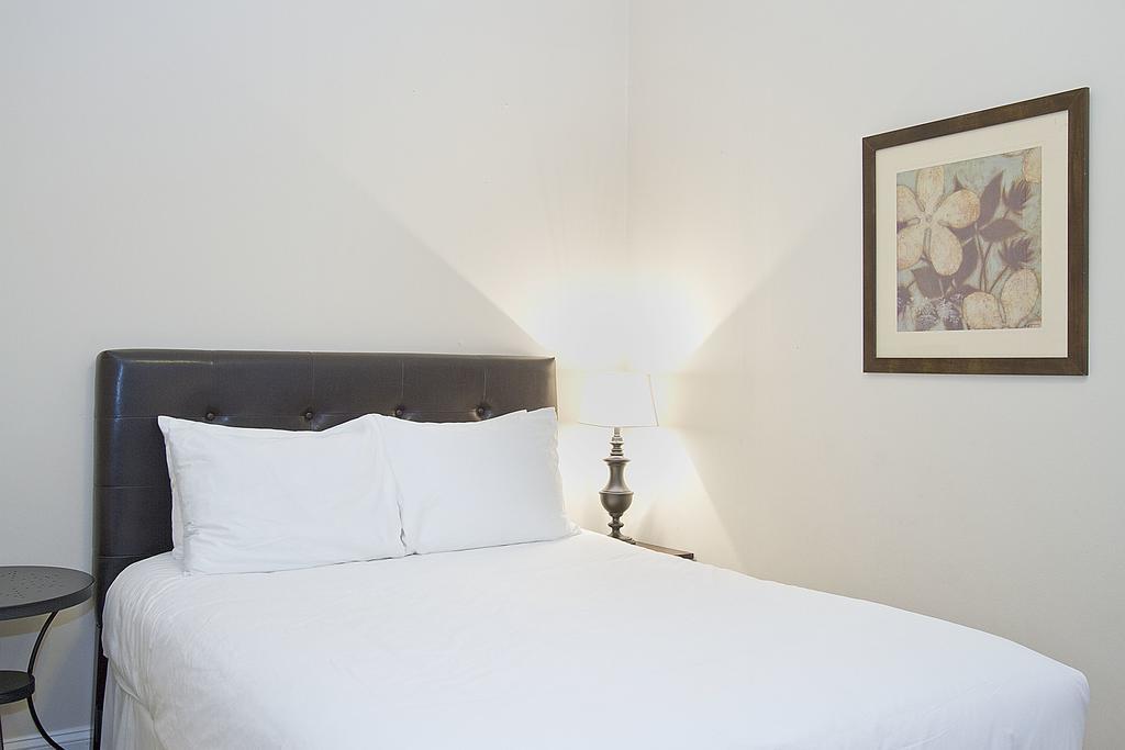 Three-bedroom On N Seminary Avenue Apt 1 Apartment Chicago