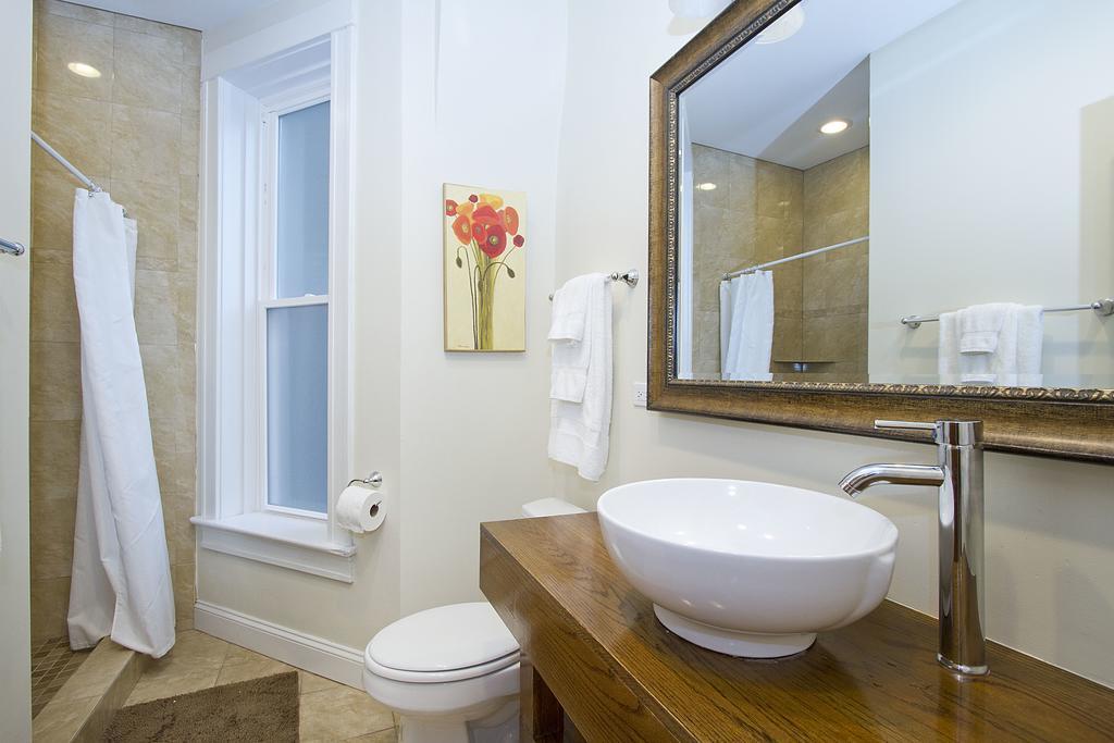 Three-bedroom On N Seminary Avenue Apt 1 Chicago