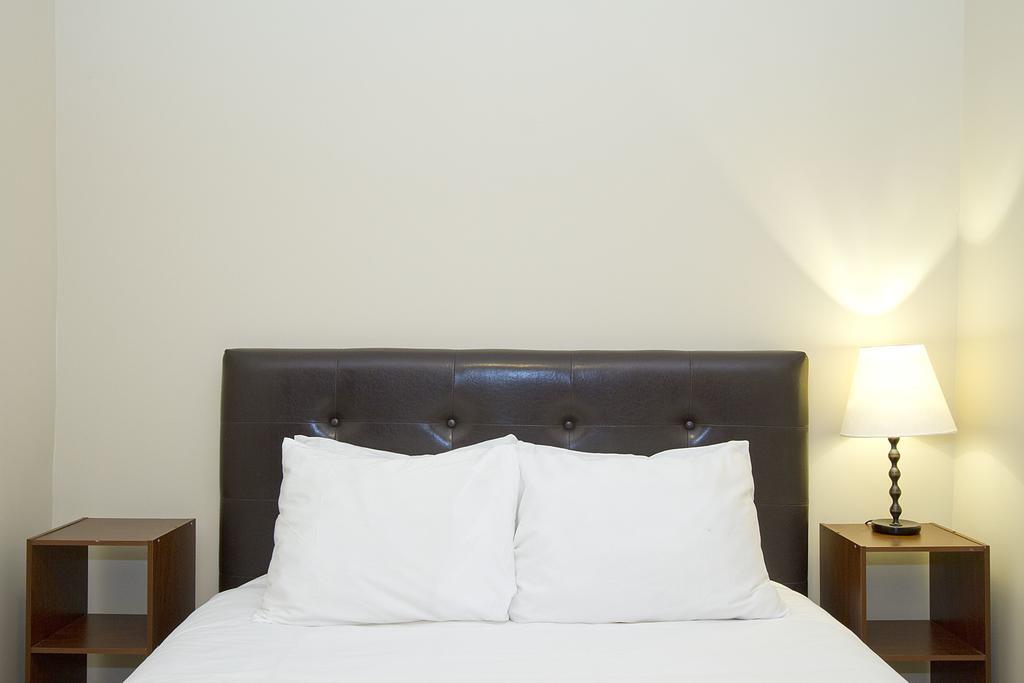 Three-bedroom On N Seminary Avenue Apt 1 Apartment *