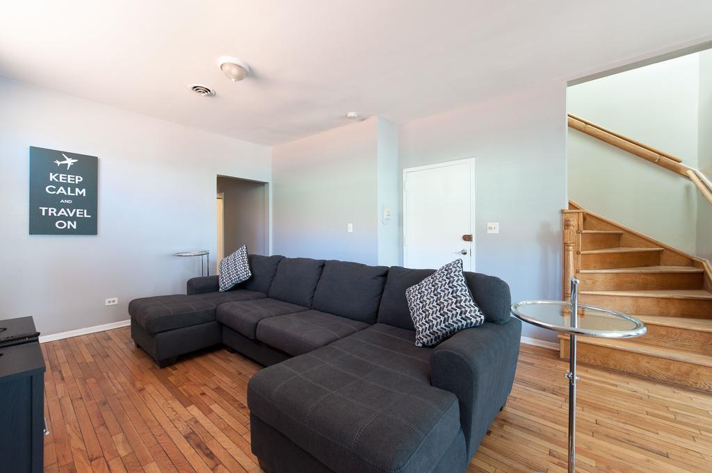 Five-bedroom On W Belmont Avenue Apt 3f Apartment Chicago