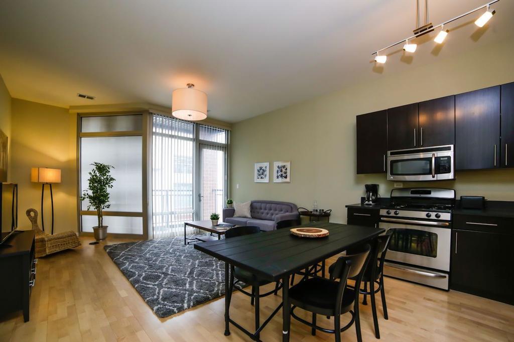 Two-bedroom On N Halsted Street Apt 302 Chicago