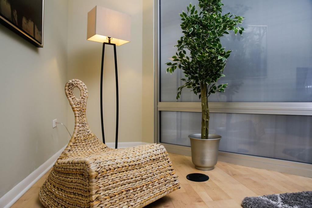 Two-bedroom On N Halsted Street Apt 302 *