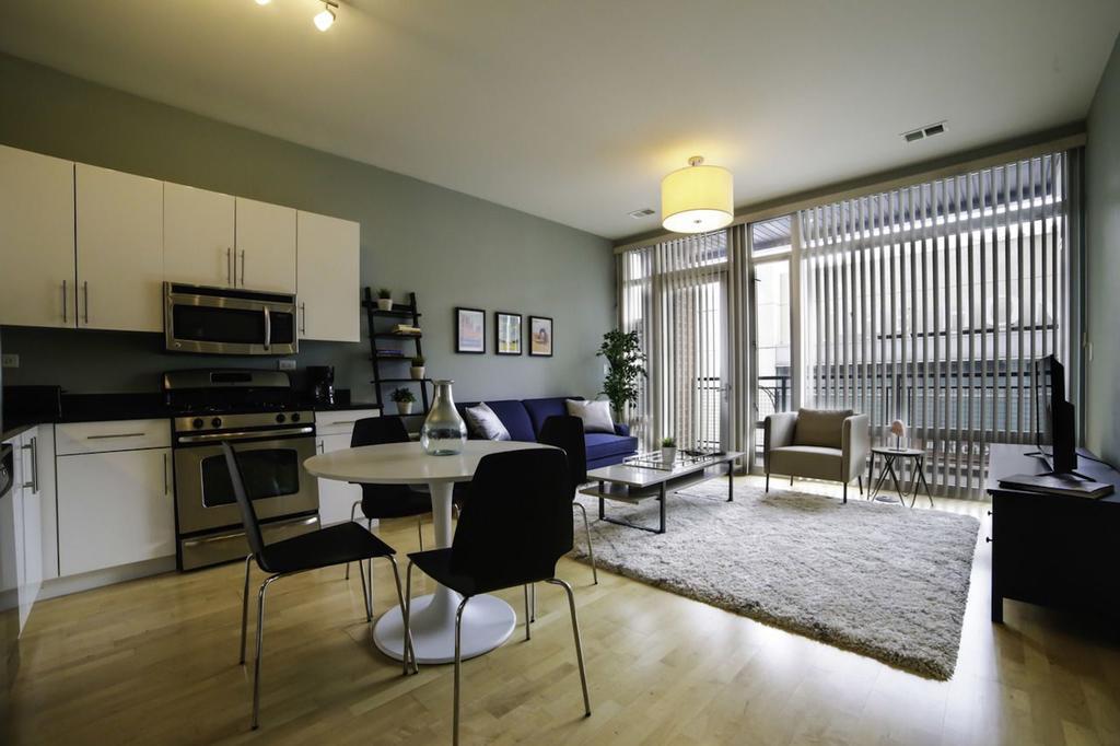 Apartment Two-bedroom On N Halsted Street Apt 301