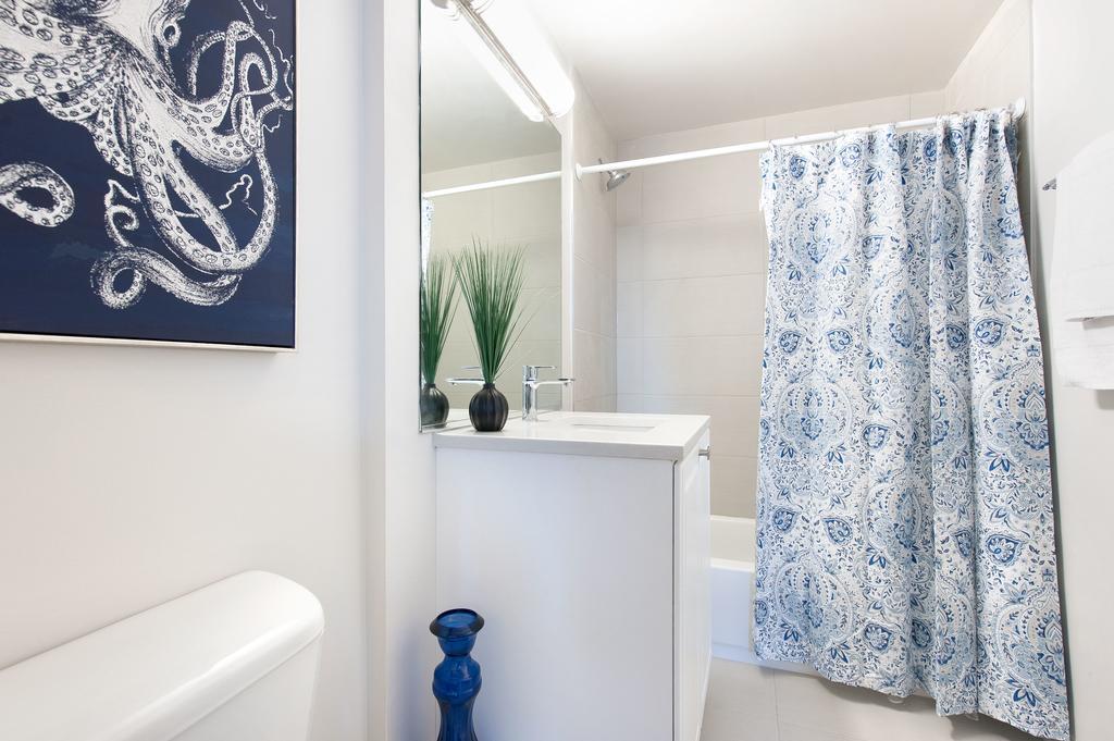 Studio On E Roosevelt Road Apt 705 Apartment *