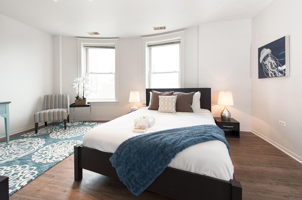 Studio On E Roosevelt Road Apt 705 * Chicago