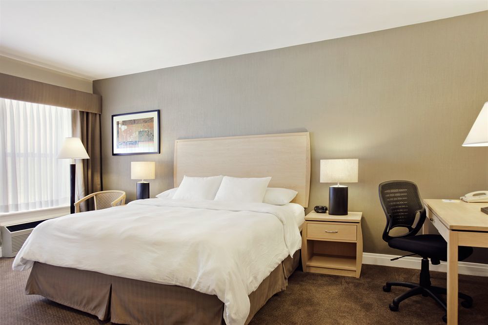 Hotel Versey Lincoln Park