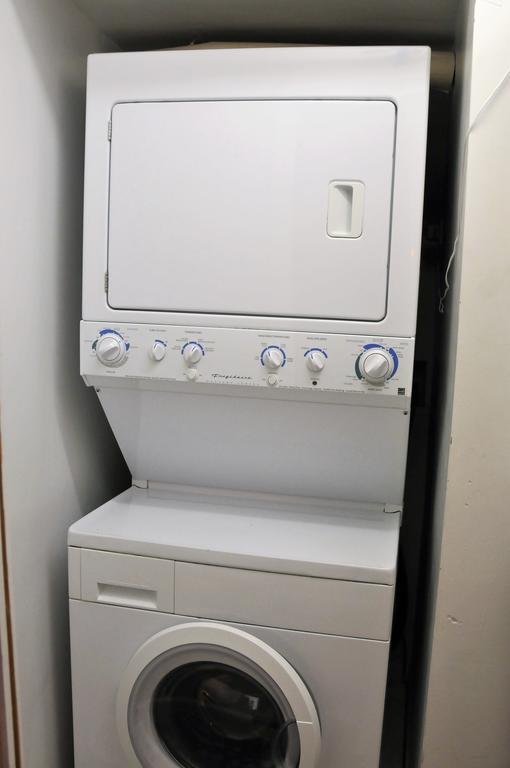 3 Bedroom Spacious In Ideal Location W Free Parking Back Yard Pets Welcome Chicago