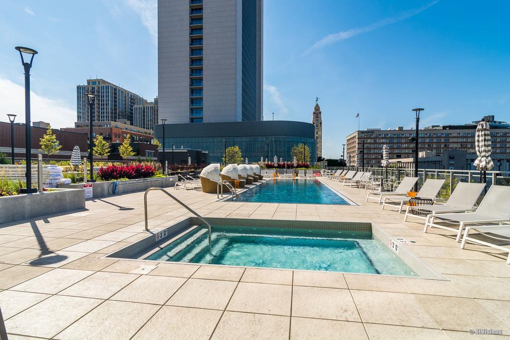 Apartment Apartment In River North Downtown Chicago