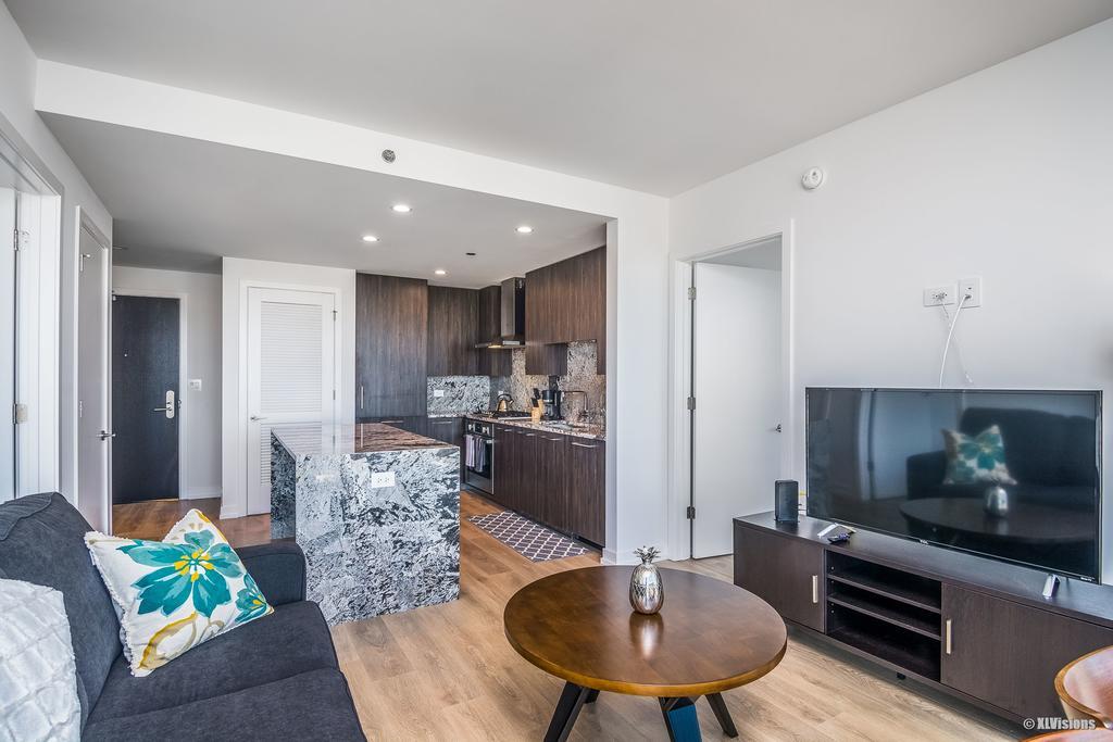 Apartment Apartment In River North Downtown Chicago