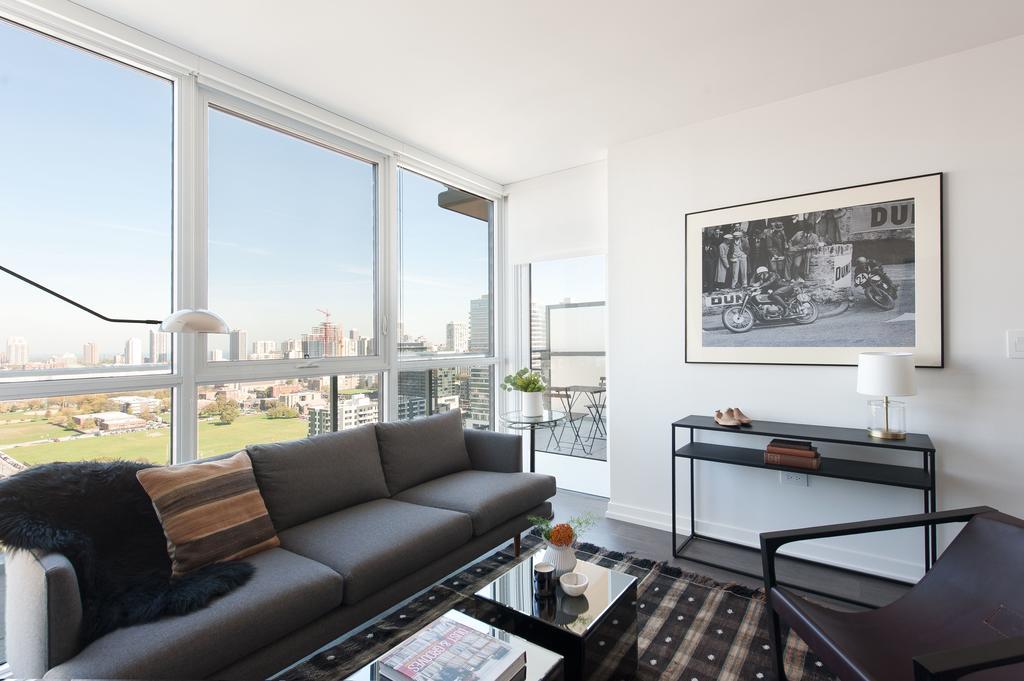 Two-bedroom On N Hudson Avenue Apt 2206 Apartment