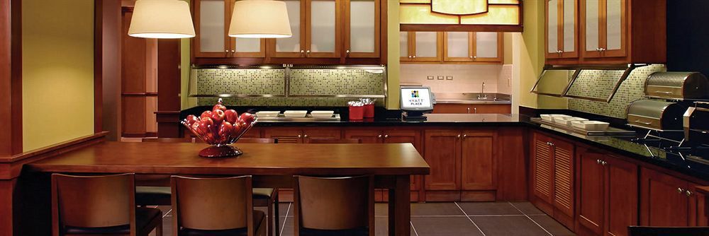 Hyatt Place Chicago-south/university Medical Center 3*