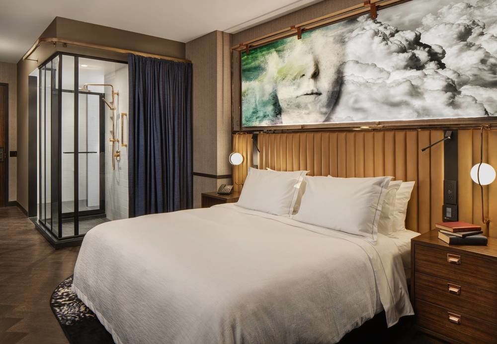 Emc2, Autograph Collection Hotel 4*