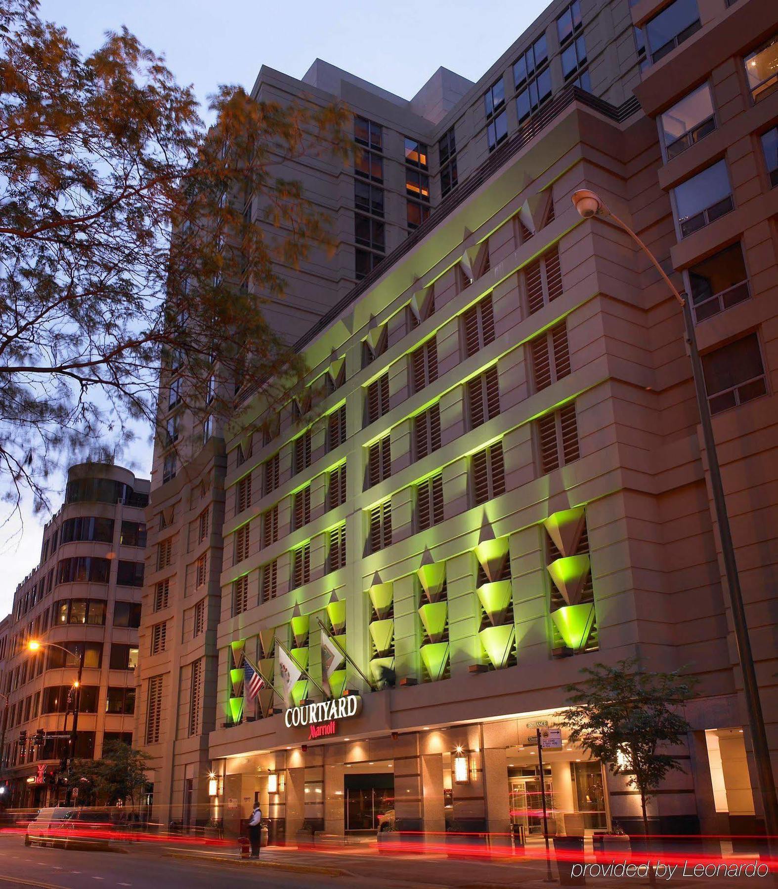 Courtyard By Marriott Downtown/river North Hotel Chicago