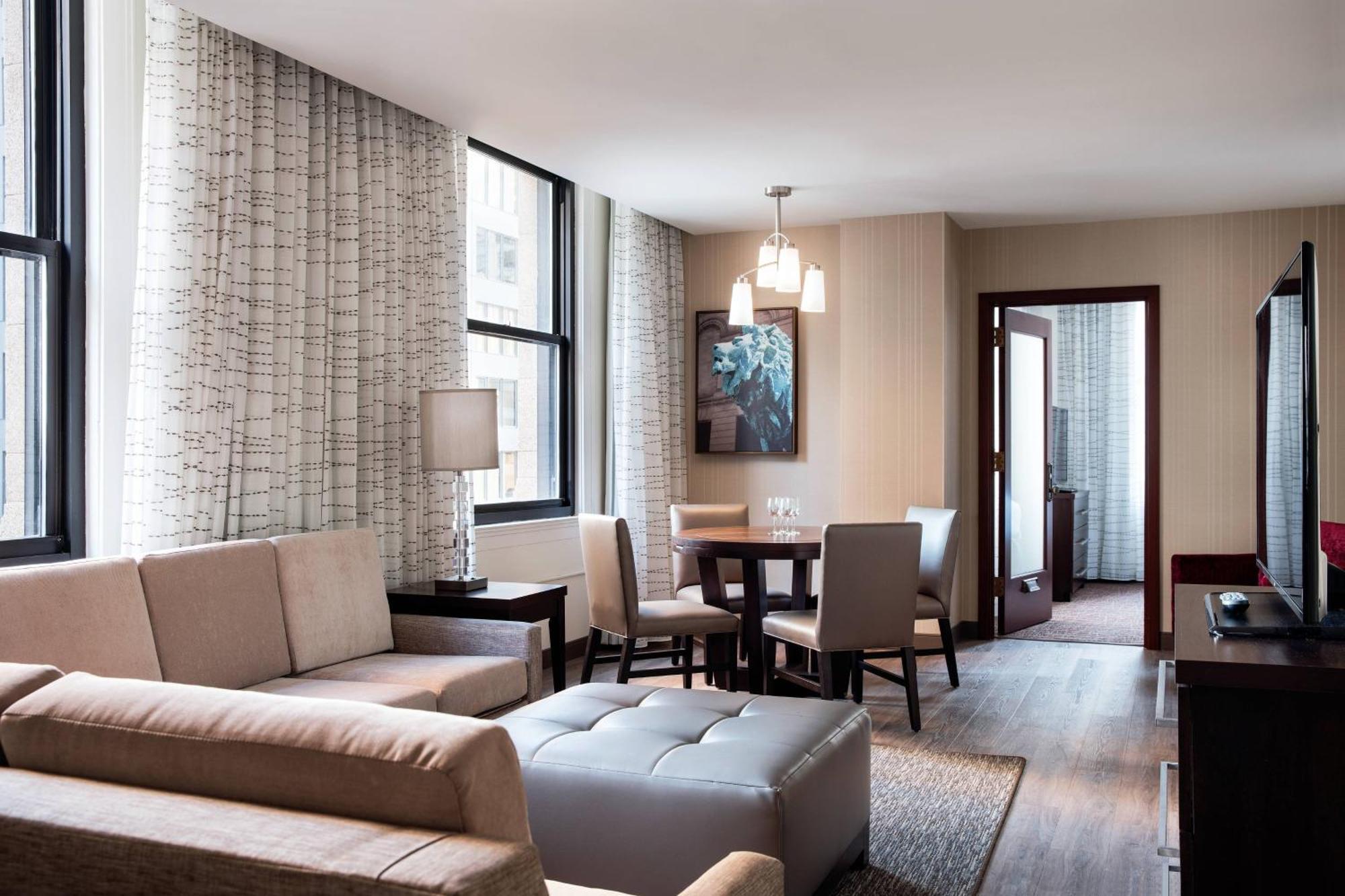 By Marriott Downtown/loop