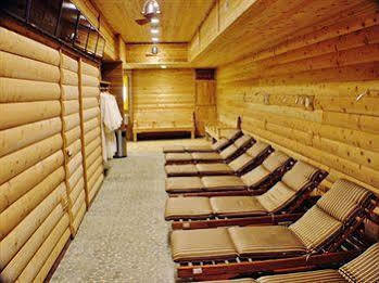 Wicker Park Bathhouse Apartment