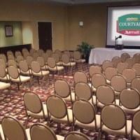 Courtyard By Marriott Magnificent Mile Hotel 3*