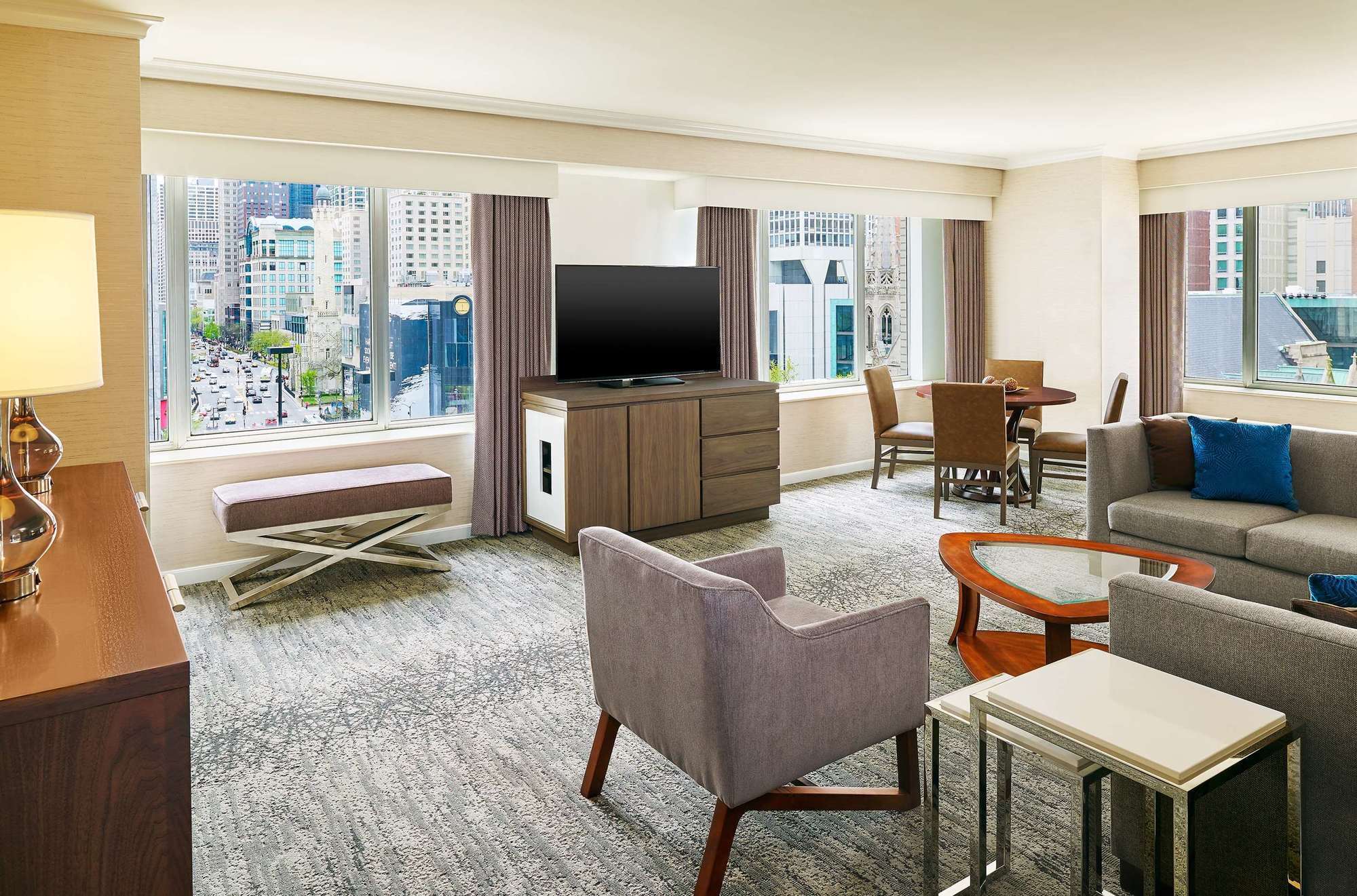 Hotel The Westin Michigan Avenue 4*