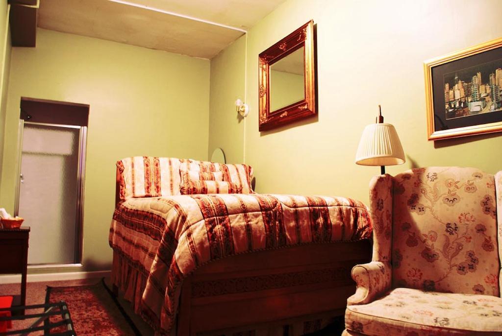 Couette-café Old 2*