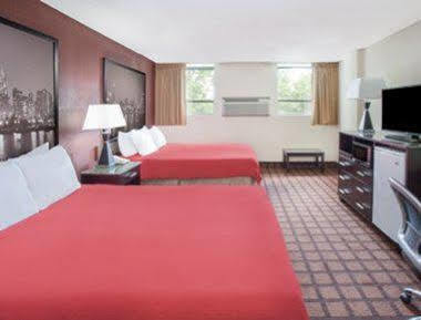 Super 8 By Wyndham Il Hotel Chicago