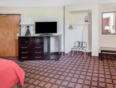 Super 8 By Wyndham Il 2*