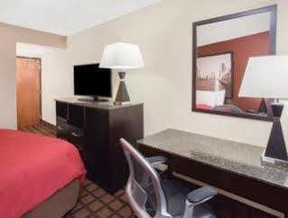 Super 8 By Wyndham Il Hotel