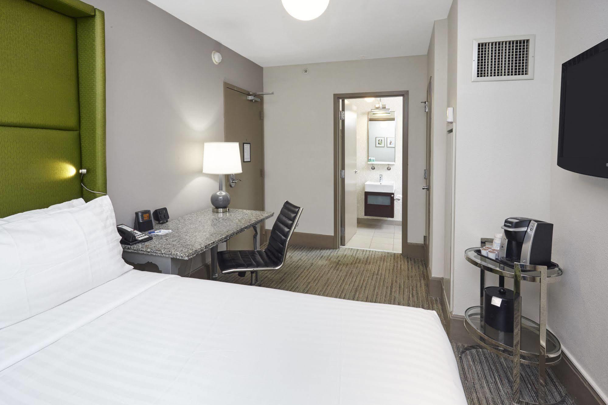Express - Magnificent Mile By Ihg