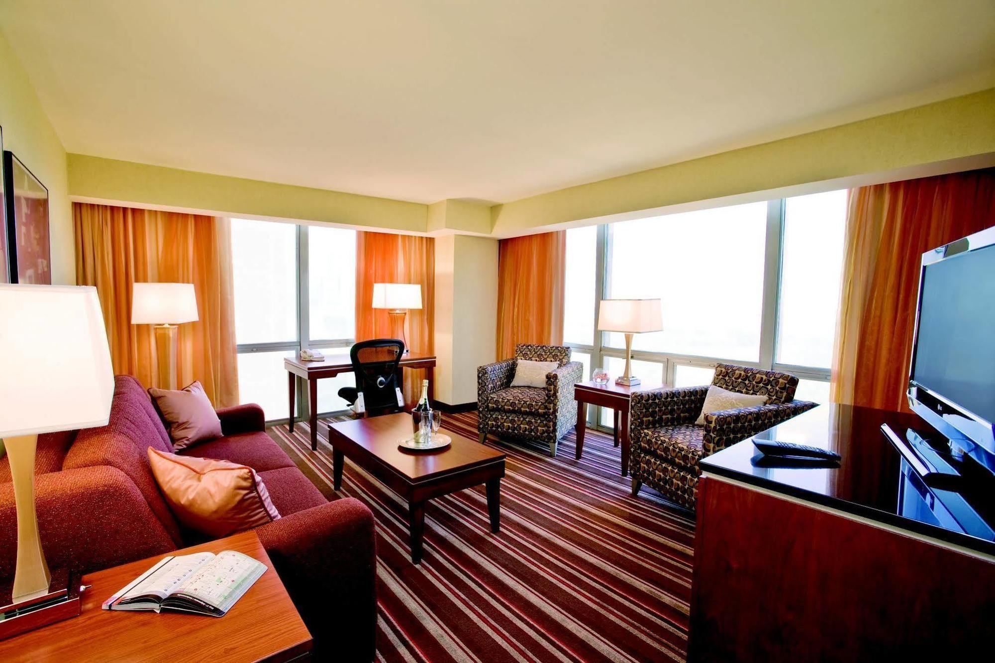 Le Meridien Essex Hotel 4*