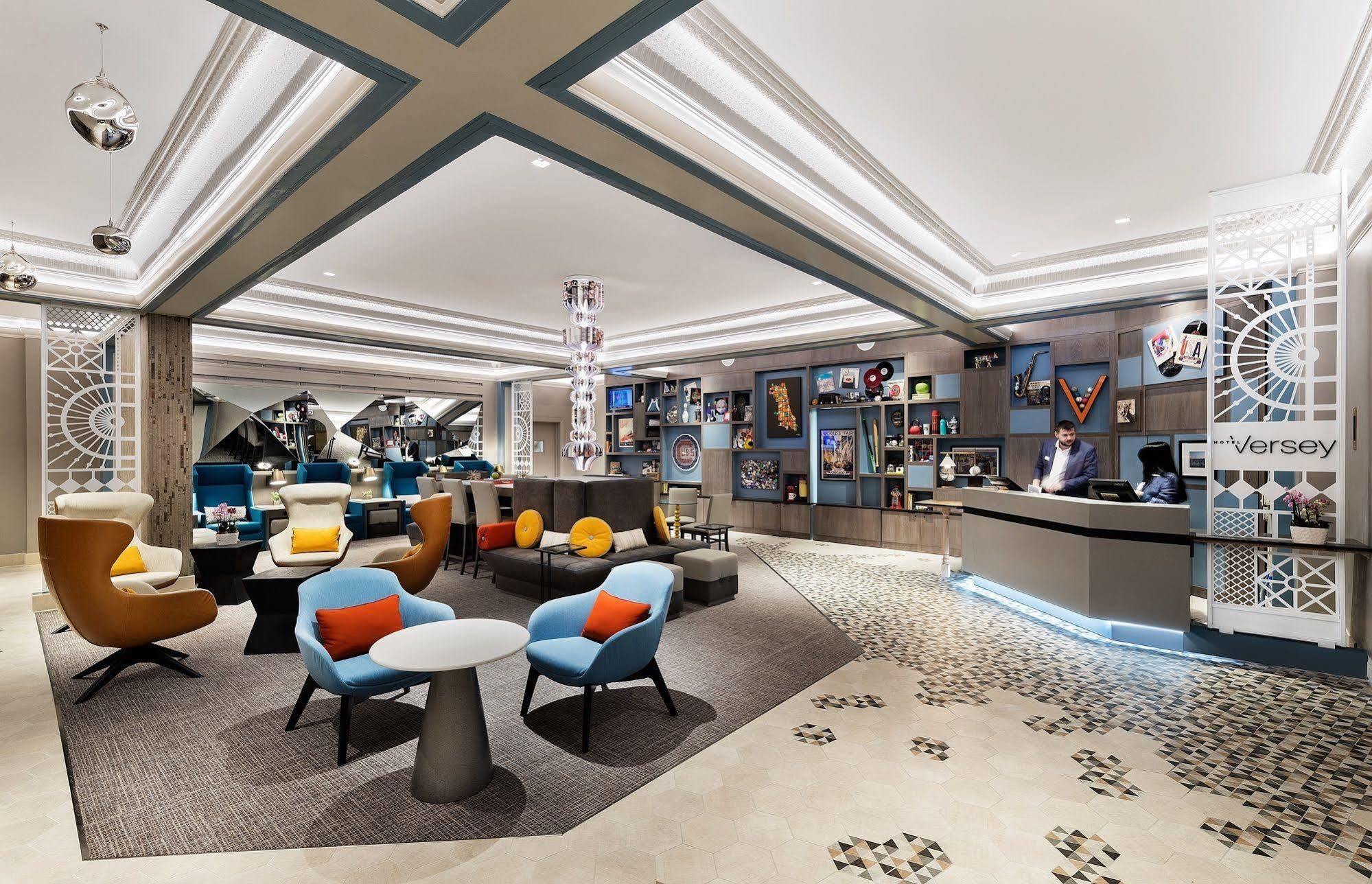 Hotel Versey Lincoln Park