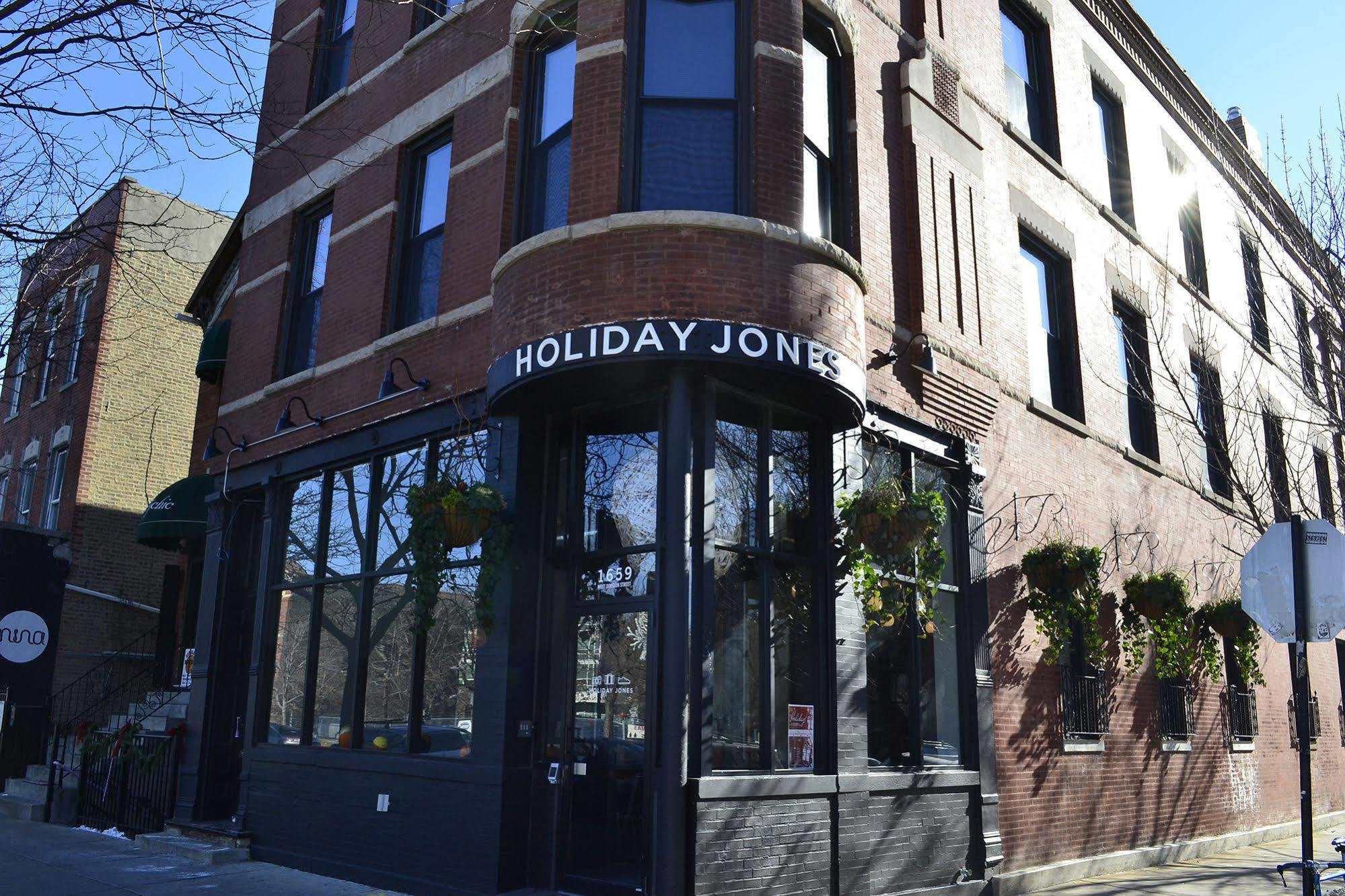 Holiday Jones Albergue
