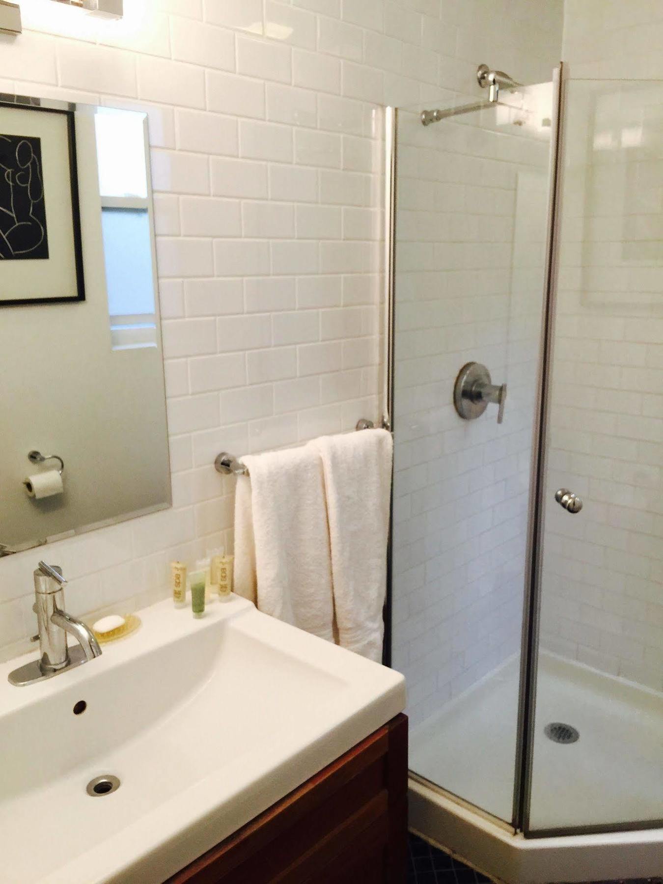 Bed & Breakfast House 5863- Chicago's Premier Chicago