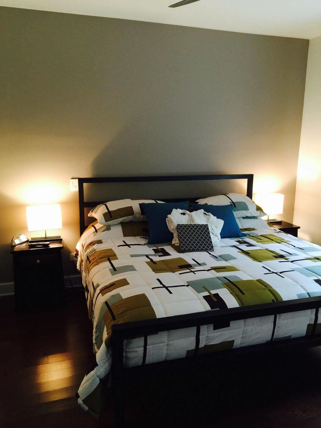 House 5863- Chicago's Premier Chicago