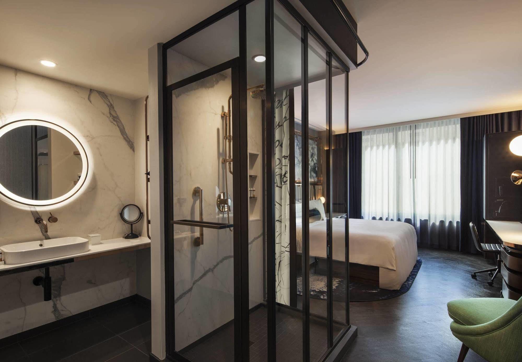 Hotel Emc2, Autograph Collection Chicago