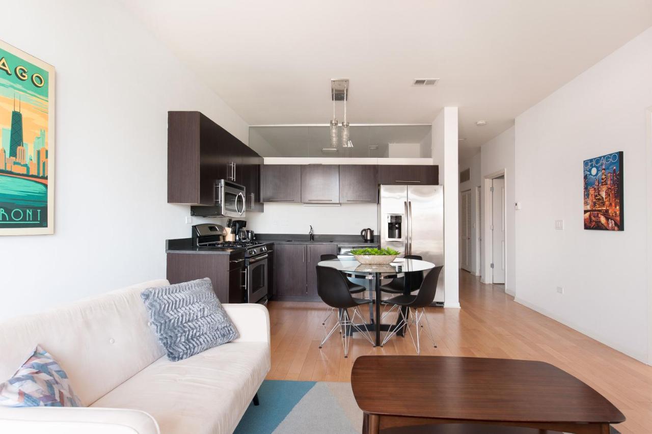 Sonder Lincoln Park 3*