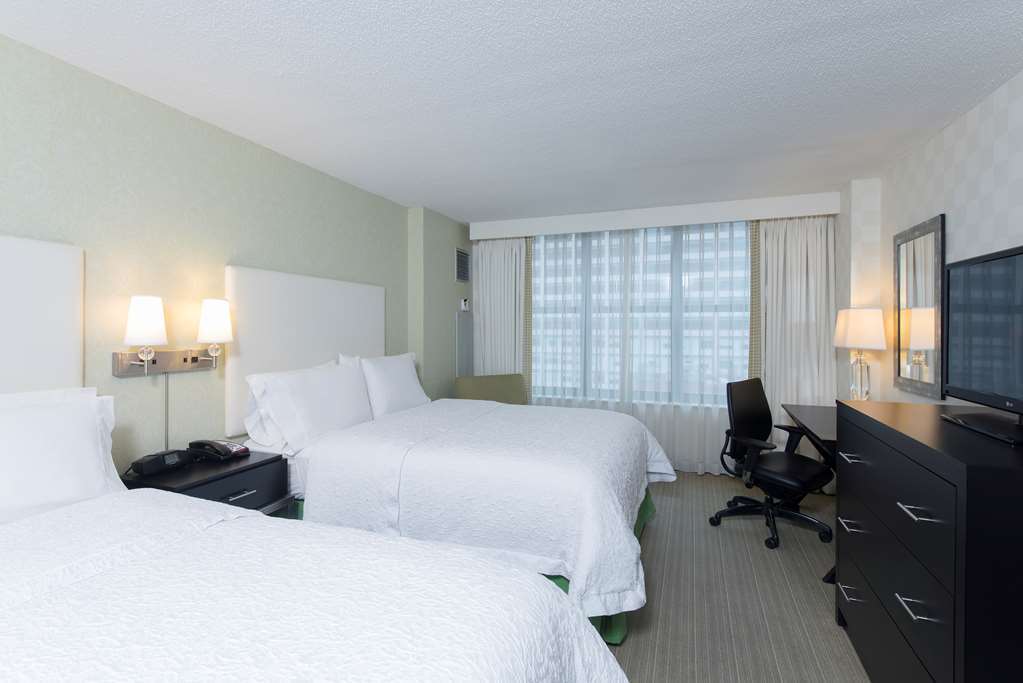 Hampton & Chicago-downtown