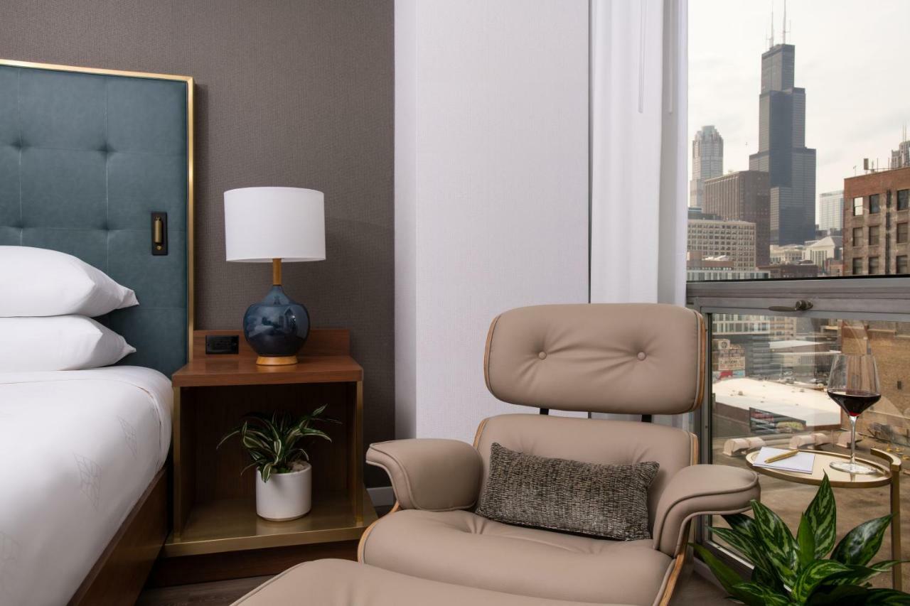 Hotel Essex Chicago