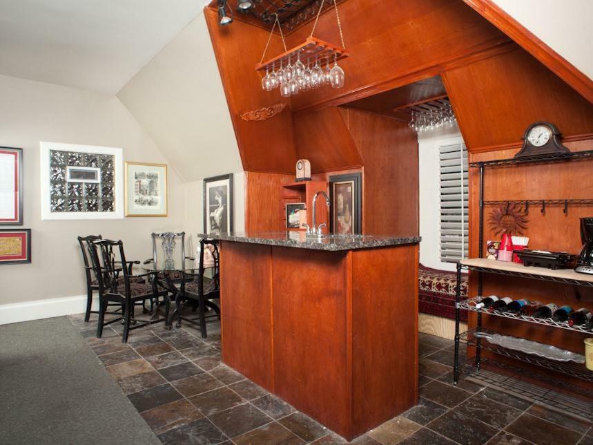 Welcome Manor Bed & Breakfast