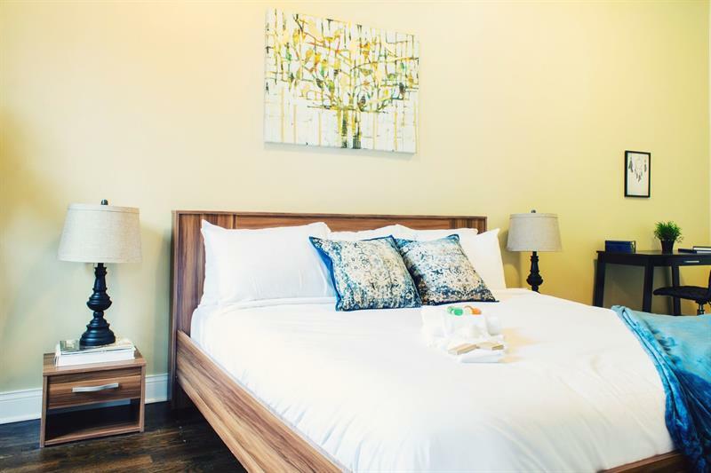 Architectural 2br In Lincoln Park By Sonder Apartment
