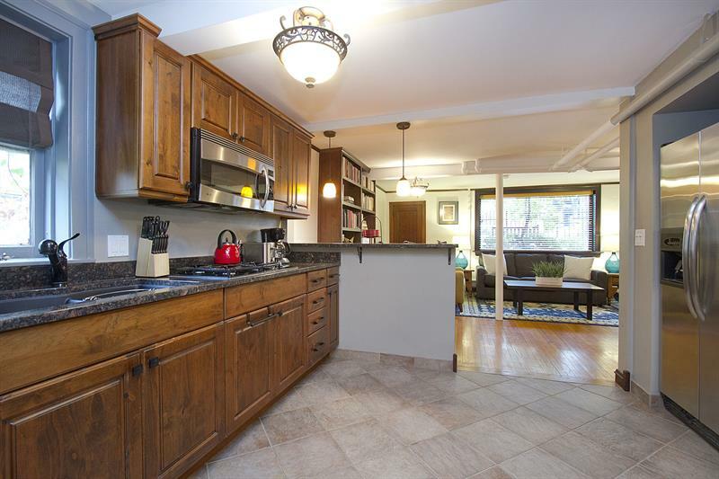 Architectural 1br In Lincoln Park By Sonder