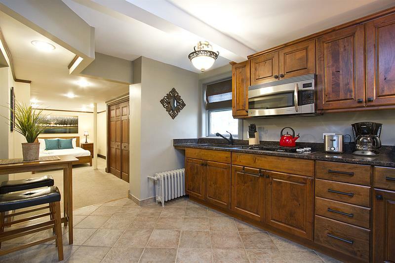 Architectural 1br In Lincoln Park By Sonder *