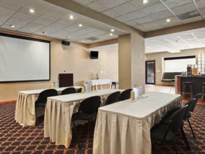 Versey Lincoln Park Hotel