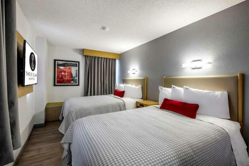 Saint Clair - Magnificent Mile Hotel 4*