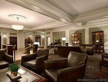 Versey Lincoln Park Hotel 3*