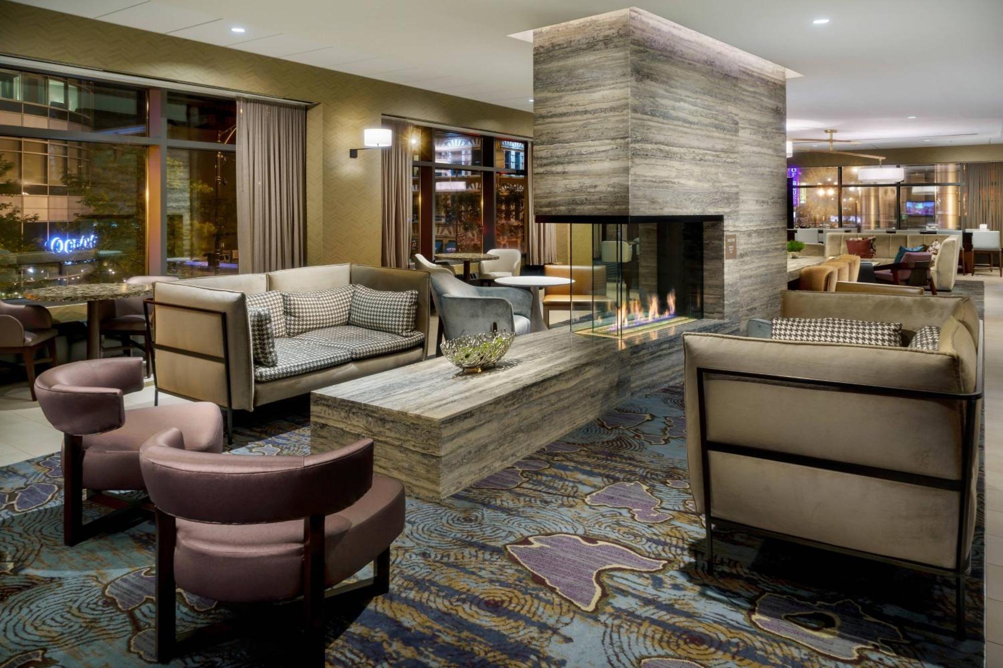 By Marriott Downtown/river North 3*