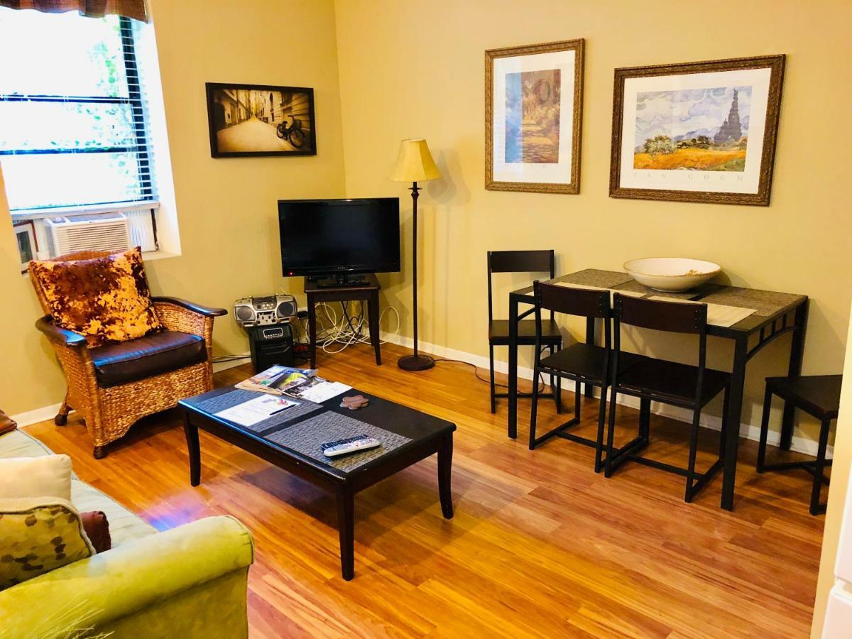 Old Town Junior One Bedroom #1r *